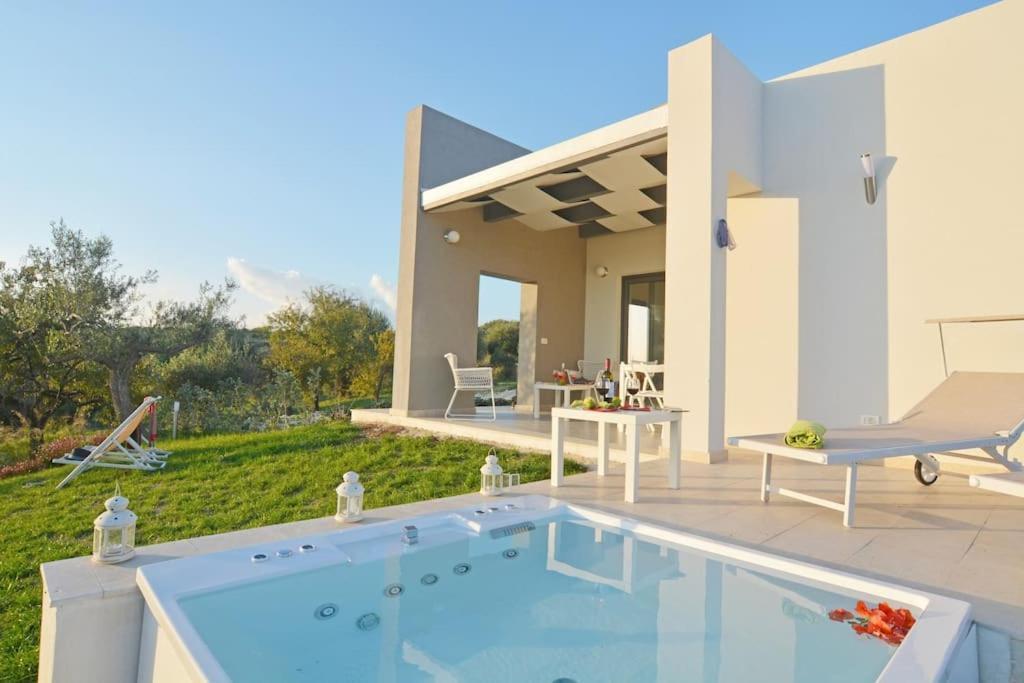 Villa Pettegola Tenuta Il Cavaliere Di Italia Noto- Vista Mare Mini Piscina Idromassaggio Luaran gambar