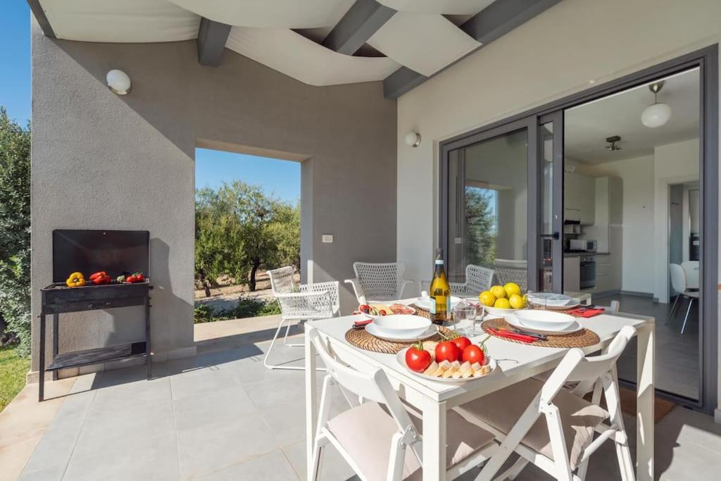 Villa Pettegola Tenuta Il Cavaliere Di Italia Noto- Vista Mare Mini Piscina Idromassaggio Luaran gambar