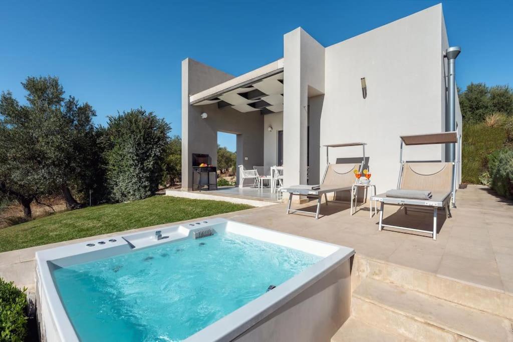 Villa Pettegola Tenuta Il Cavaliere Di Italia Noto- Vista Mare Mini Piscina Idromassaggio Luaran gambar
